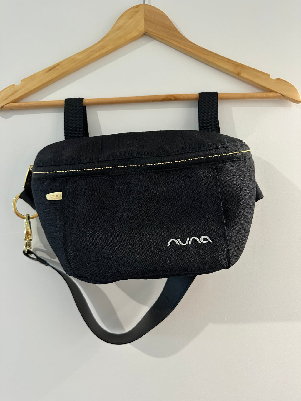 Nuna Sling Bag